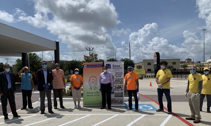 Consul General participated in food distribution drive organized by Gujarati Samaj of Houston and Sewa internationa USA - Houston on May 23, 2020